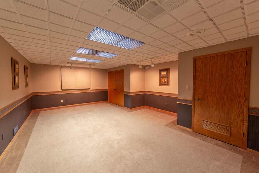 More Photos Of 605 Scott St, Wausau Office For Sale