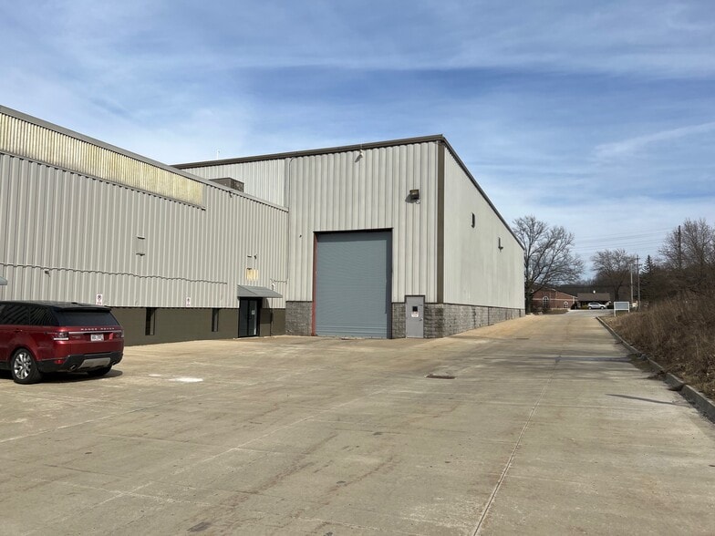 More Photos Of 180 South Ave, Tallmadge Manufacturing For Lease