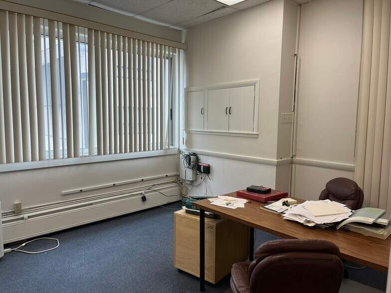 More Photos Of 14 Dartmouth St, Malden Office For Lease