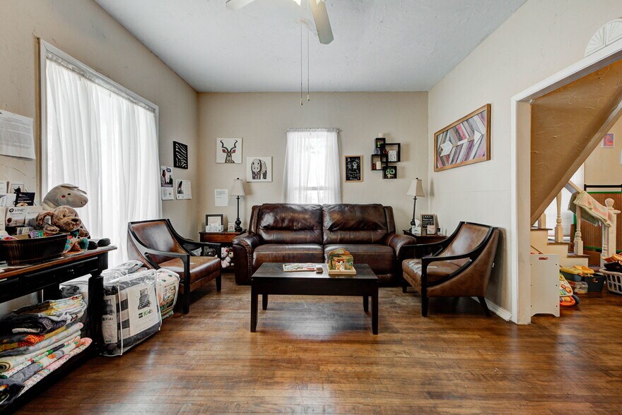 More Photos Of , El Reno Office For Sale