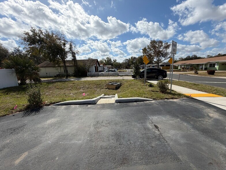 More Photos Of 1598 Havendale Blvd NW, Winter Haven General Retail For Lease