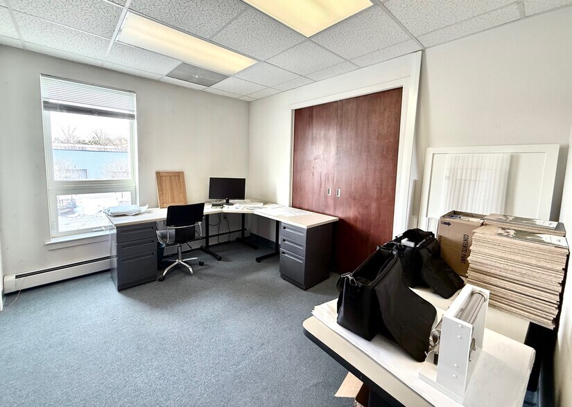 More Photos Of 624 S Prince St, Lancaster Flex For Sale