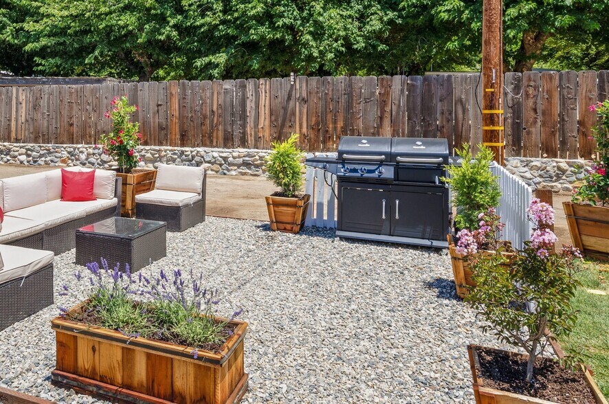 More Photos Of 2924 Claire St, Lake Isabella Apartments For Sale