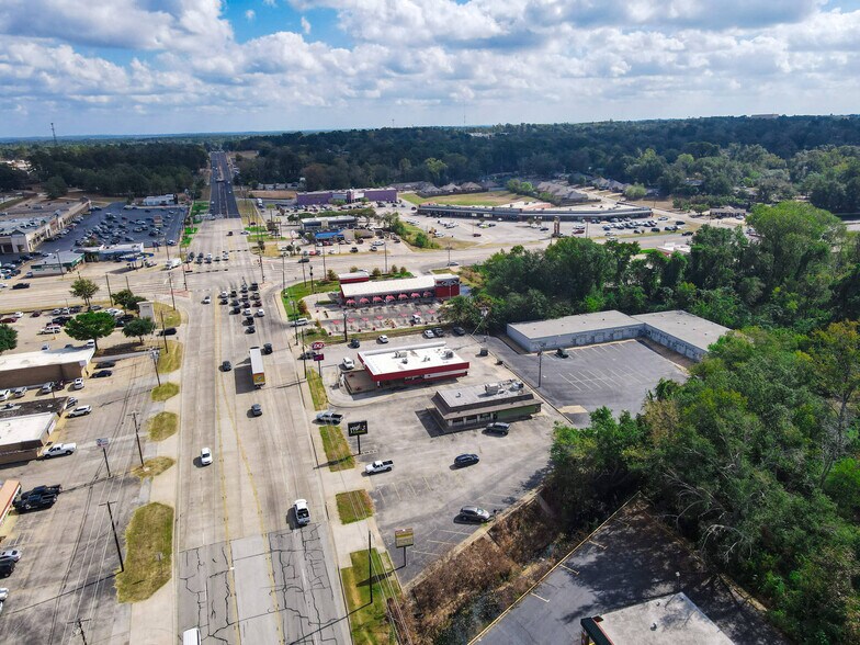 More Photos Of 2605 E 5th St, Tyler Restaurant For Lease