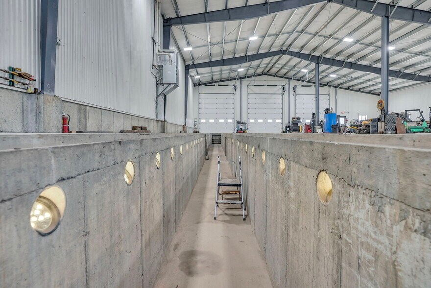 More Photos Of 6851 W Gerwoude Dr, Mc Bain Warehouse For Sale