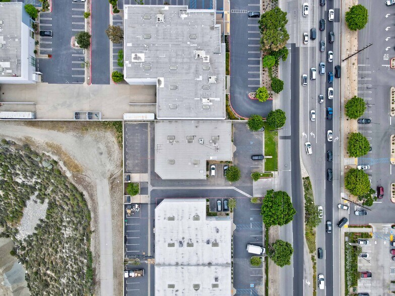 More Photos Of 1301 Foothill Blvd, Azusa Warehouse For Lease