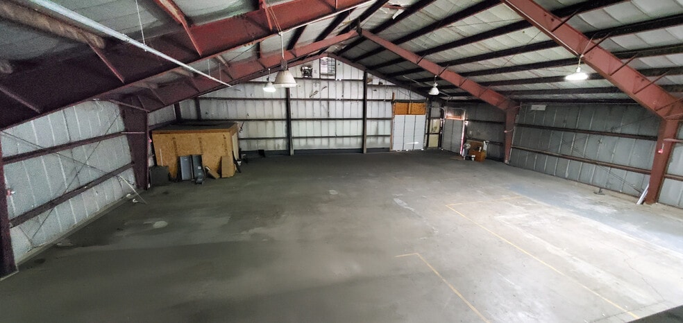 More Photos Of 3820 N 56th St, Lincoln Service For Sale