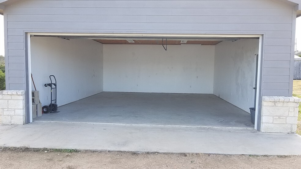 More Photos Of 1413 O Reilly Ct, Austin Warehouse For Lease