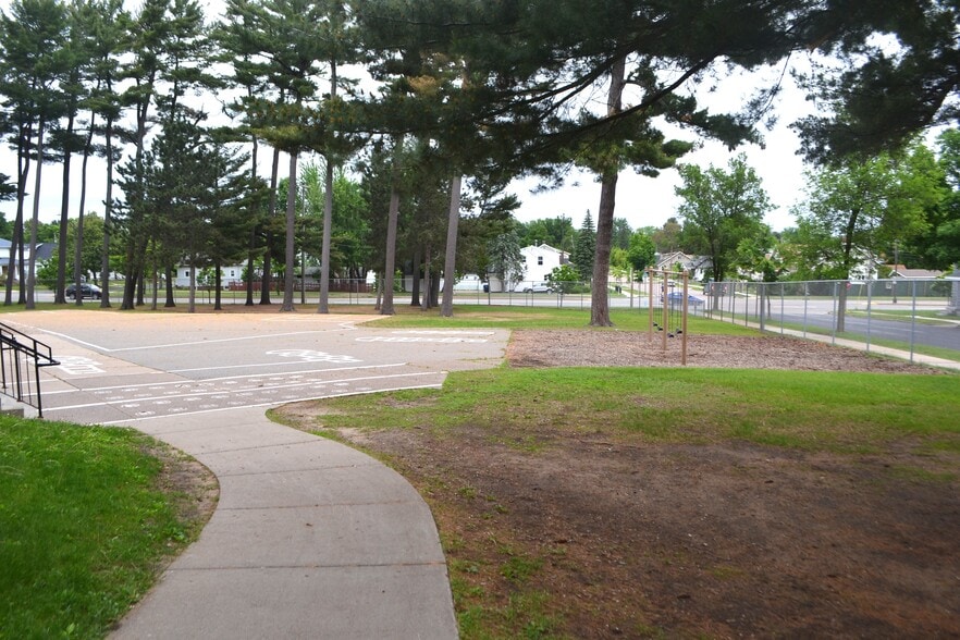 More Photos Of 500 N 4th Ave, Wausau Specialty For Sale