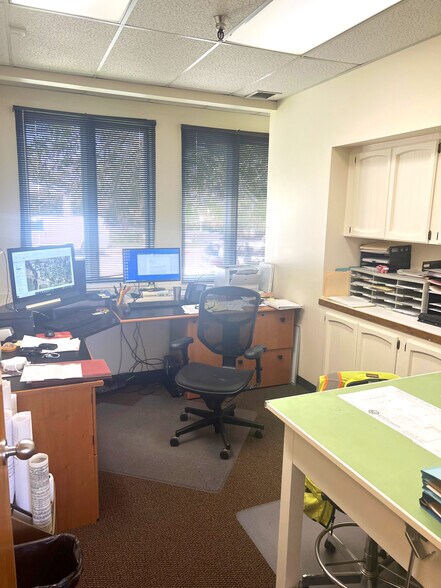 More Photos Of 1110 Eugenia Pl, Carpinteria Office For Lease