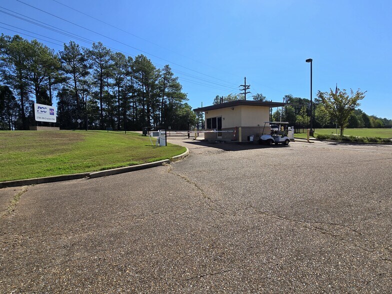 More Photos Of 2785 McCracken Rd, Hernando Manufacturing For Sale