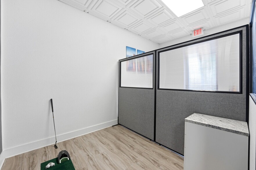 More Photos Of 5404 Hoover Blvd, Tampa Medical For Sale