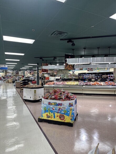 More Photos Of 301 S 5th Ave, Princeton Supermarket For Sale