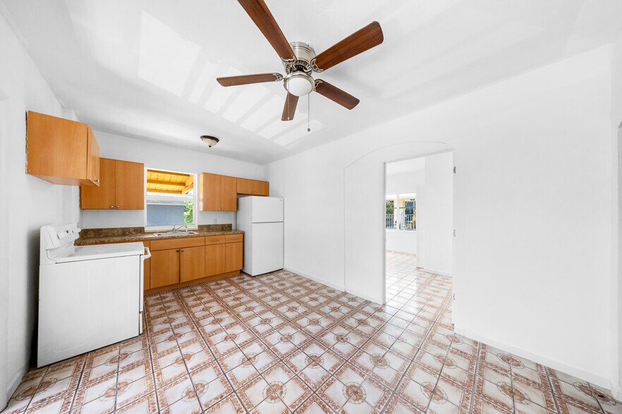 More Photos Of 840-858 NW 4th St, Miami Apartments For Sale