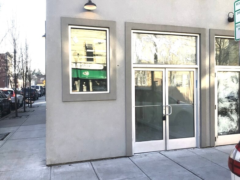 More Photos Of 912 Bergenline Ave, Union City Storefront Retail Residential For Lease