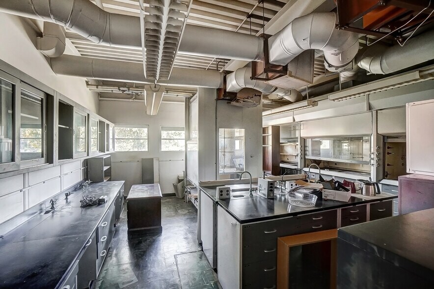 More Photos Of 150 E South College St, Yellow Springs Research And Development For Sale
