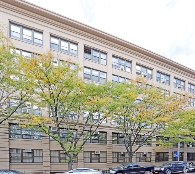 More Photos Of 44-02 11th St, Long Island City Warehouse For Lease