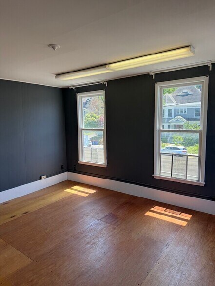More Photos Of 84 Green St, Hudson Office For Lease