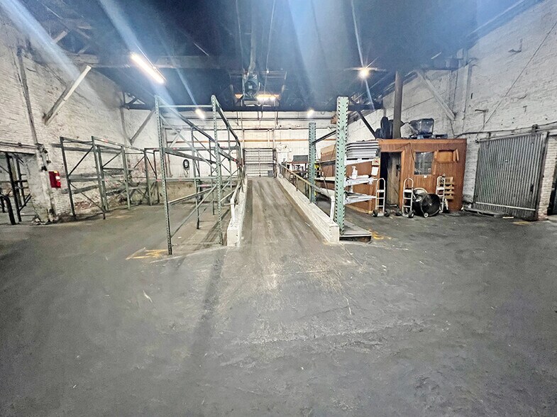 More Photos Of 575 N 20th St, East St Louis Industrial For Sale