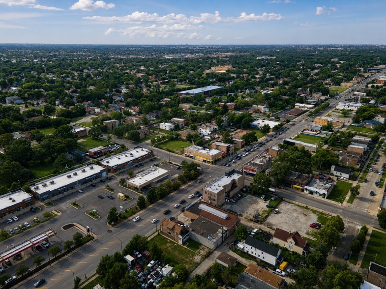 More Photos Of 6915 S Ashland Ave, Chicago General Retail For Sale