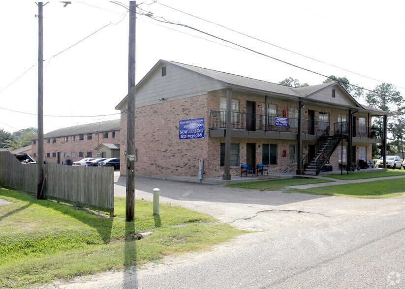 More Photos Of 601 E Coombs St, Alvin Apartments For Sale