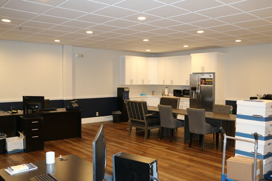 More Photos Of 10799 W Twain Ave, Las Vegas Office For Sale