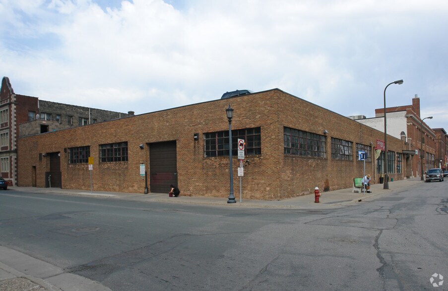 More Photos Of 1201 Harmon Pl, Minneapolis Office For Lease