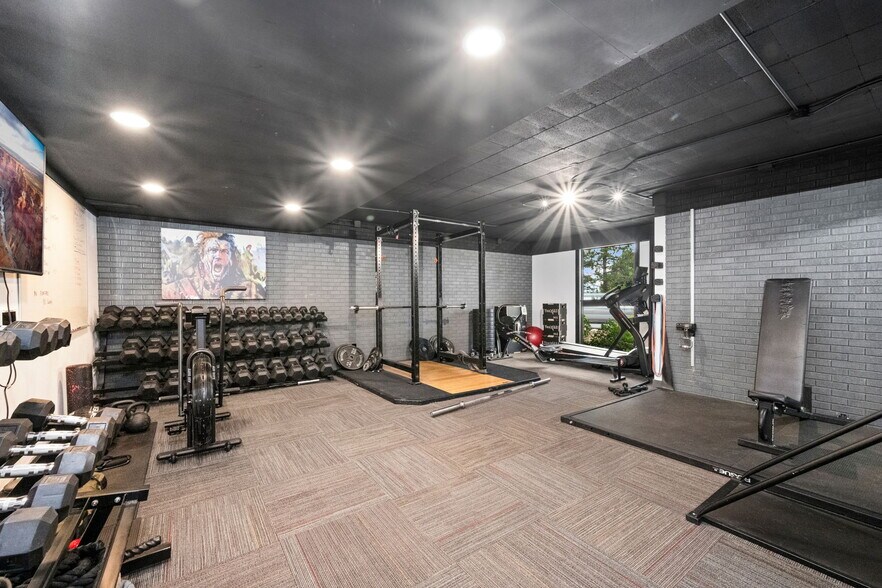 More Photos Of 504 W Eisenhower Blvd, Loveland Office For Sale