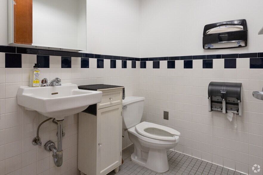 More Photos Of 218 Route 17 N, Rochelle Park Office For Lease