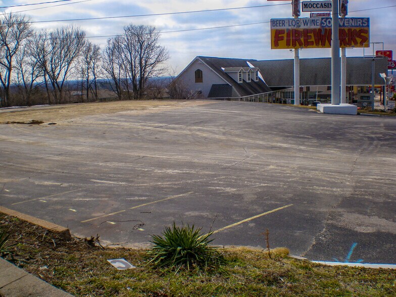 More Photos Of 1413 Martin Springs Dr, Rolla Convenience Store For Lease