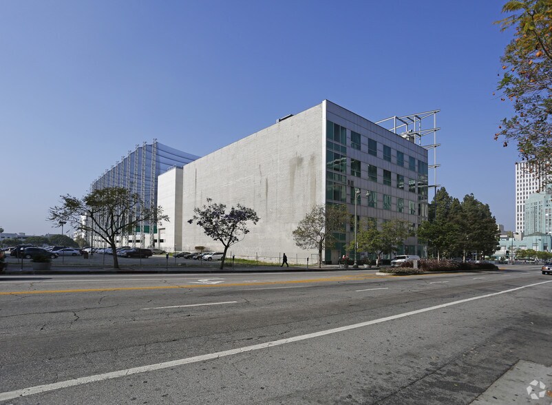 More Photos Of 3680 Wilshire Blvd, Los Angeles Health Club For Lease