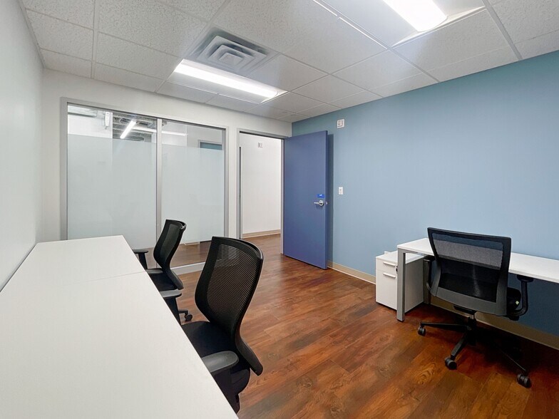More Photos Of 396 Cooper St, Ottawa Office For Lease
