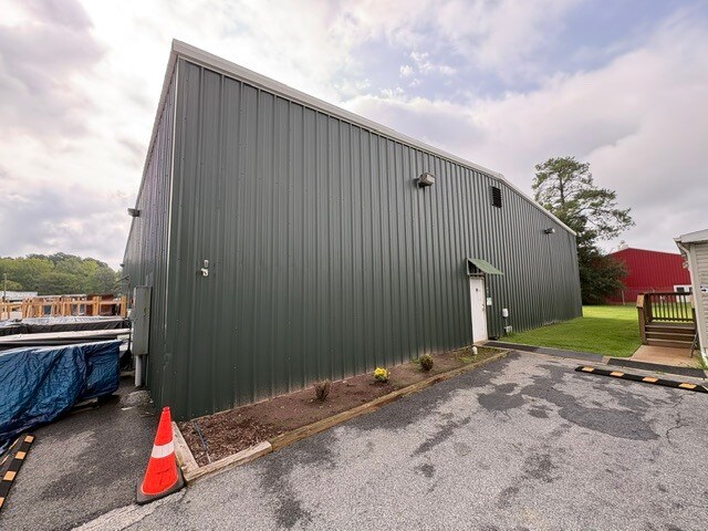 More Photos Of 21629 Baltimore Ave, Georgetown Industrial For Sale