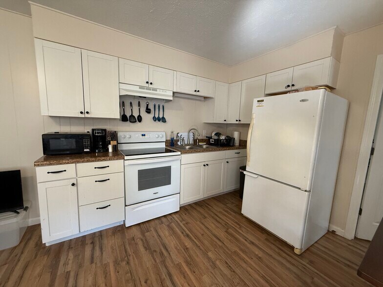 More Photos Of 71 Maple St, Clyde Apartments For Sale