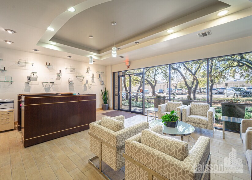 More Photos Of 11815 W IH-10, San Antonio Unknown For Lease