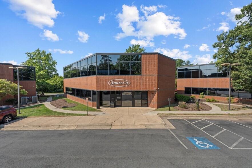 Primary Photo Of 45635 Willow Pond Plz, Sterling Office For Sale