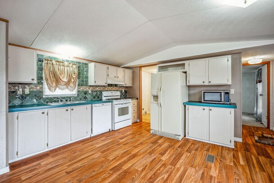 More Photos Of 7517 Us Highway 67, Stephenville Light Distribution For Sale