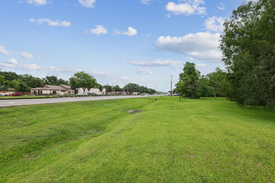 More Photos Of 508 Wakefield Dr, League City Land For Sale