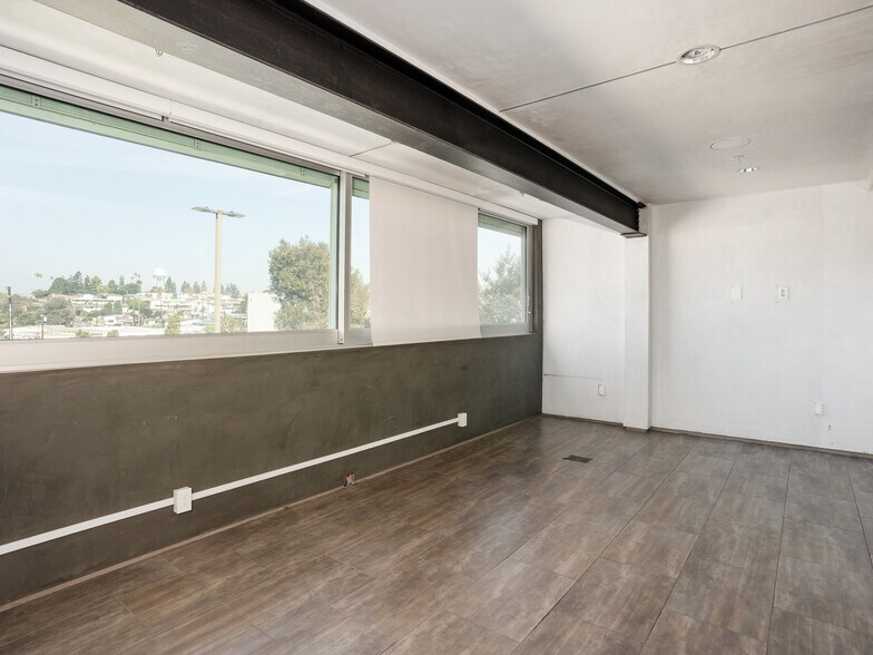 More Photos Of 215-237 California St, El Segundo Loft Creative Space For Lease