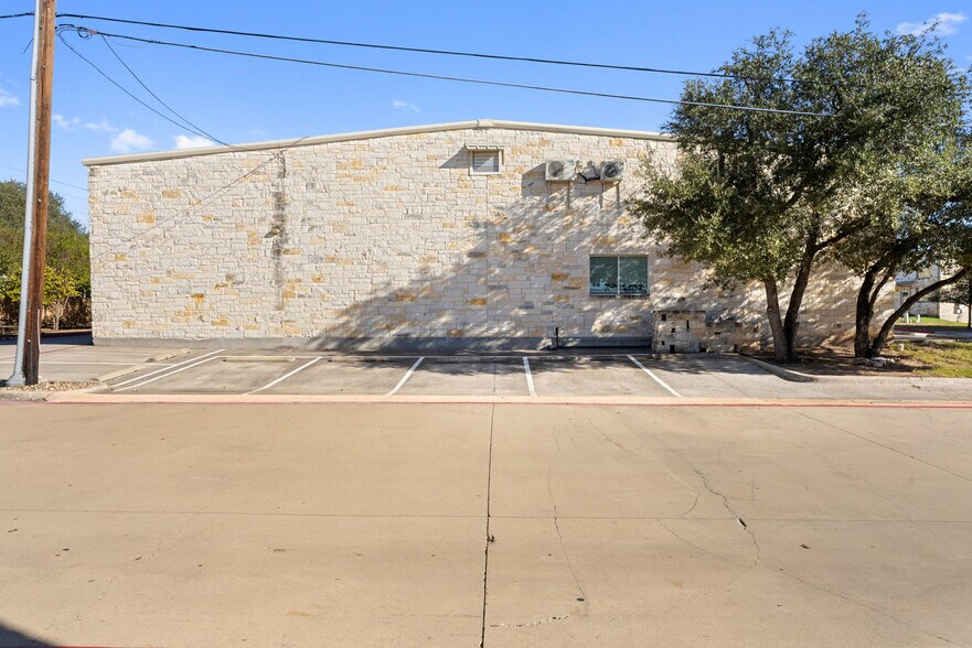 More Photos Of 2000 Windy Ter, Cedar Park Warehouse For Sale