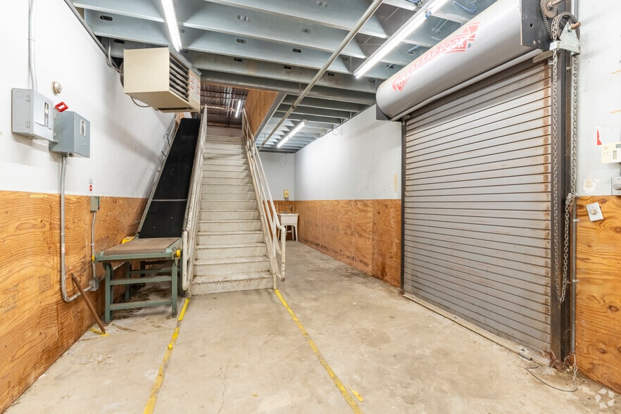 More Photos Of 5118 S Martin Luther King Jr Blvd, Lansing Drugstore For Sale