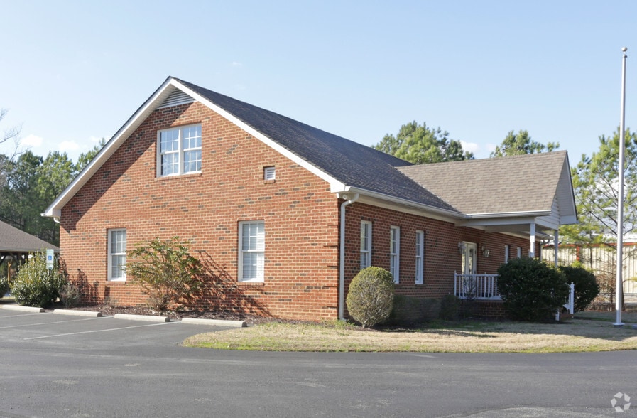 More Photos Of 10300 Corporate Rd, Petersburg Office For Sale