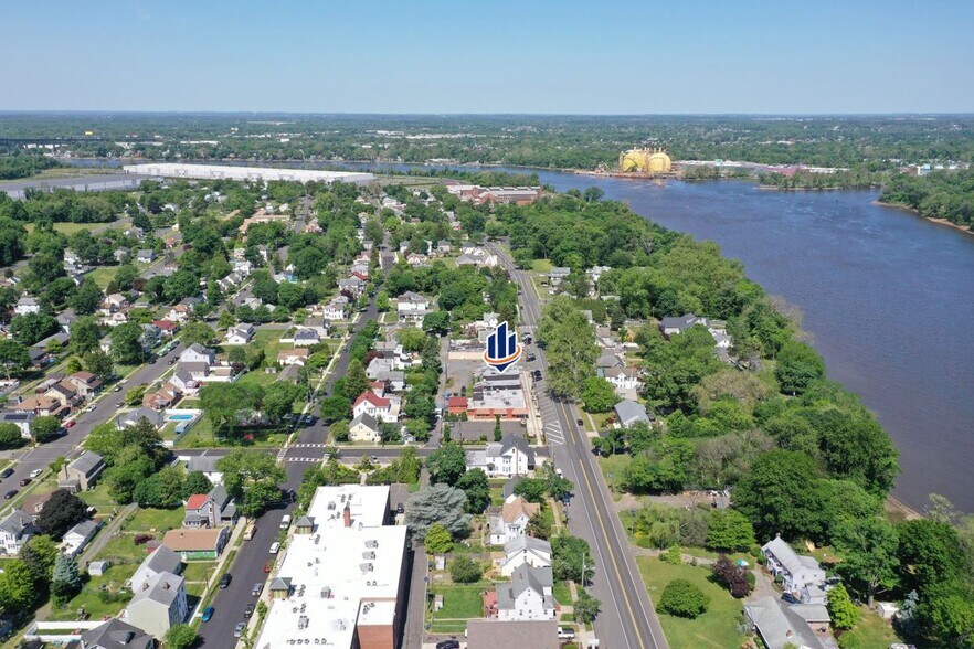 More Photos Of 320 W Front St, Florence Storefront For Sale
