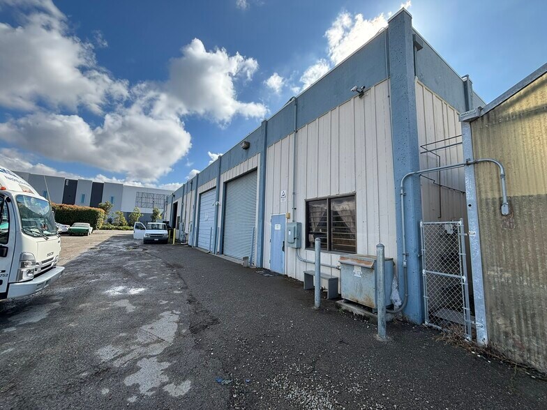 More Photos Of 3329 Enterprise Ave, Hayward Warehouse For Lease