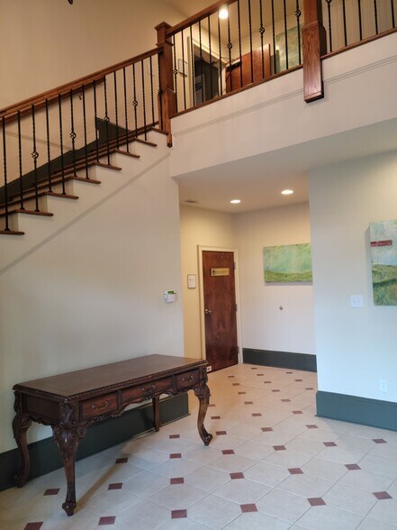 More Photos Of 1022 Twelve Oaks Pl, Watkinsville Loft Creative Space For Lease