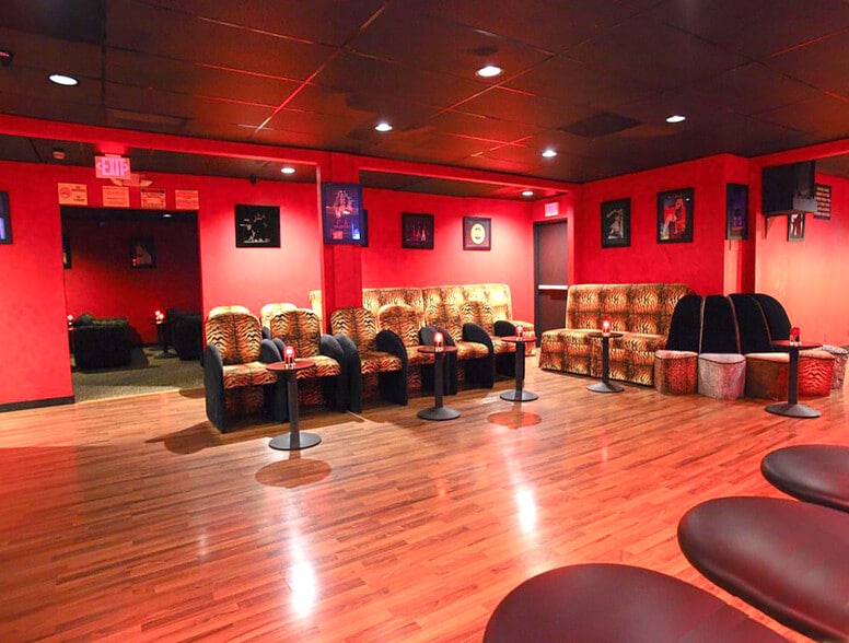 More Photos Of 1721 S Flower St, Los Angeles Storefront Retail Office For Lease