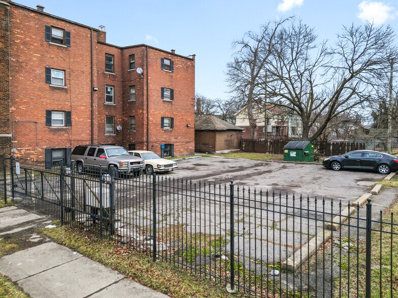 More Photos Of 16940 Log Cabin St, Detroit Apartments For Sale