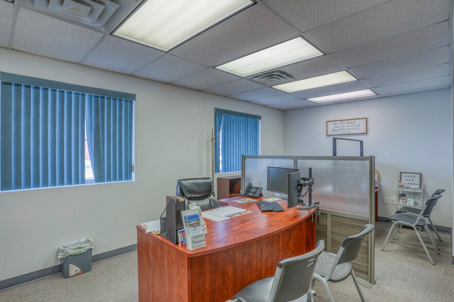 More Photos Of 65 N Dupont Hwy, Dover Medical For Sale