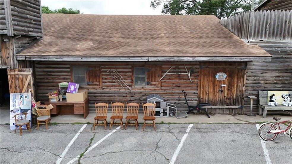 More Photos Of 201 Roseport Rd, Wathena General Retail For Sale