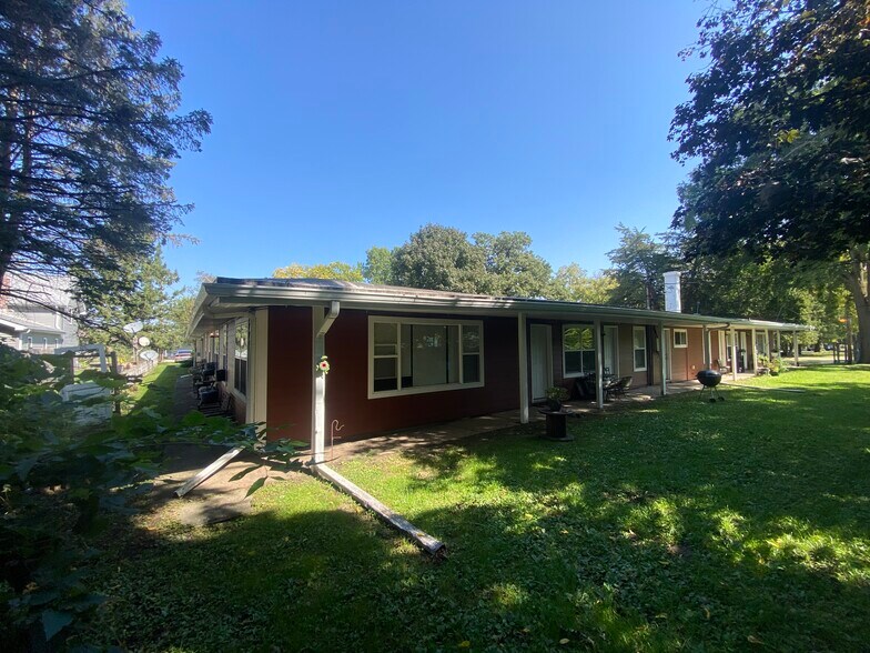 More Photos Of 218 E River St, Rockton Apartments For Sale